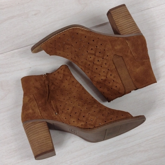 Toms Brown Suede Booties, Size 9 - Picture 5 of 5